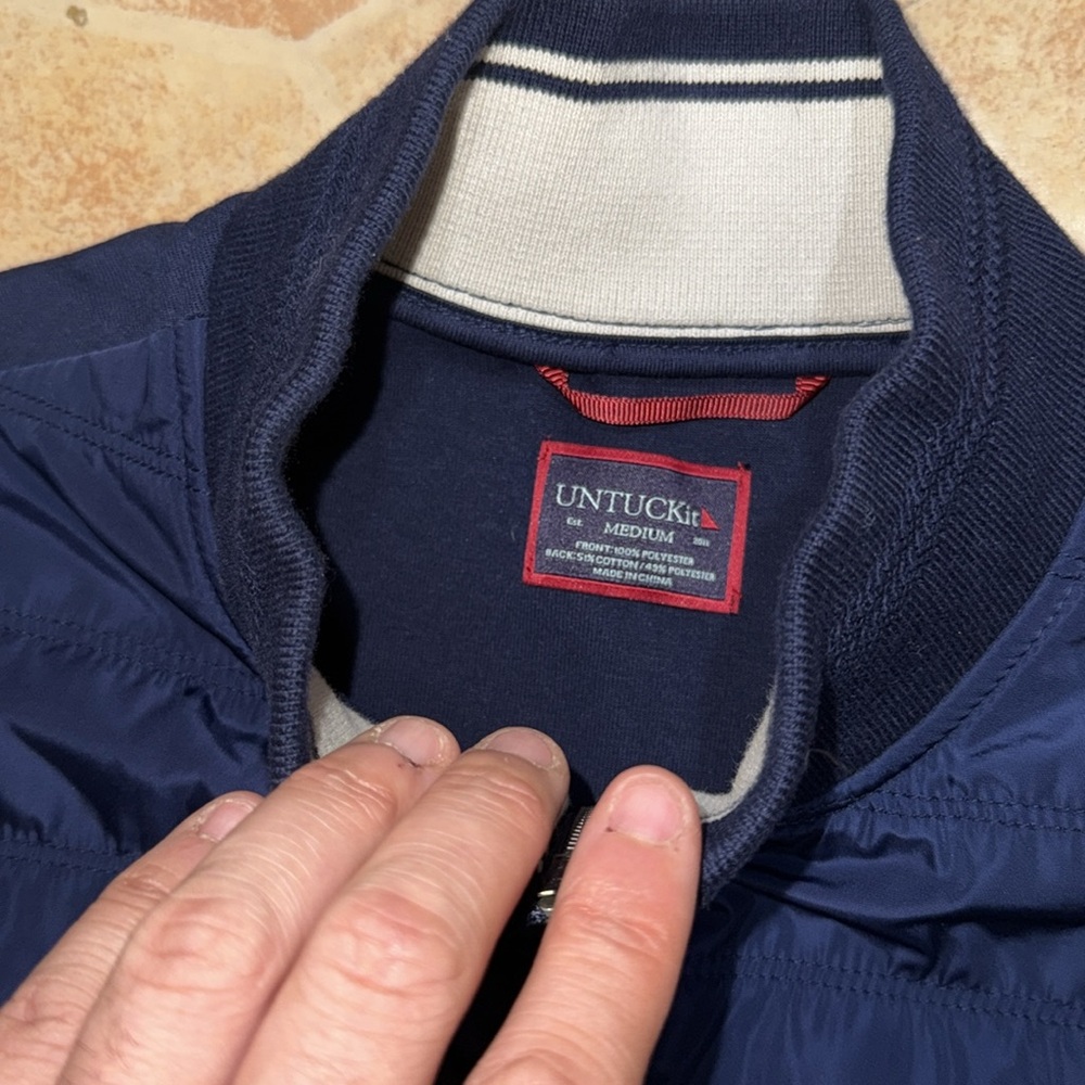 UNTUCKit Quilted Vest jacket - Picture 4 of 5
